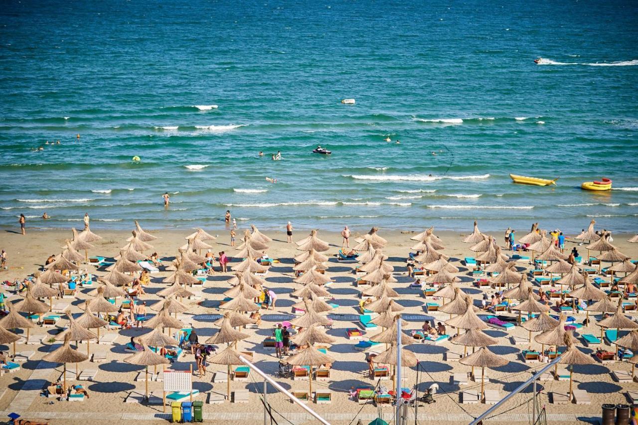 Moonlight Studio - Spa N Pools Beach Resort Mamaia Exteriér fotografie