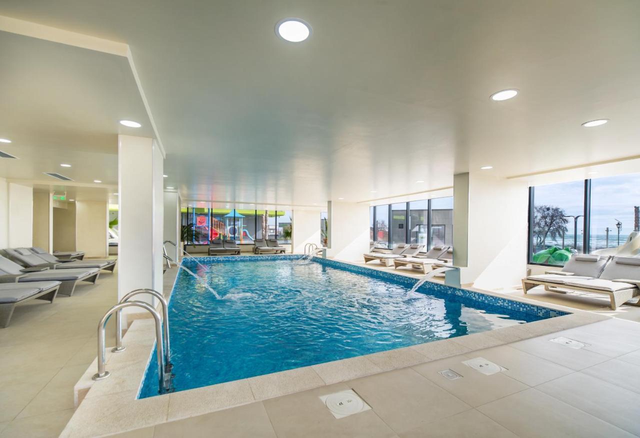 Moonlight Studio - Spa N Pools Beach Resort Mamaia Exteriér fotografie
